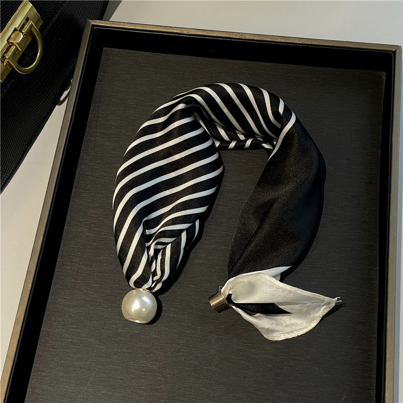 ✨ Effortless Glamour: Pop-On Pearl Necklace Scarf 🧣