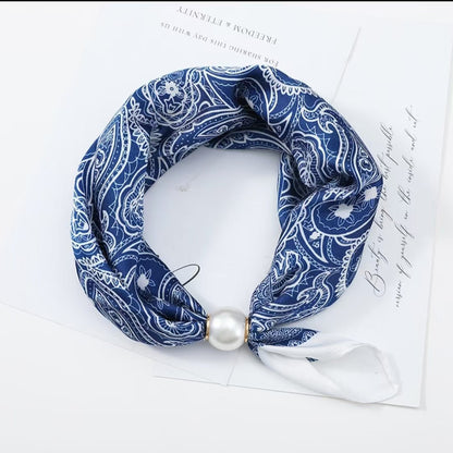 ✨ Effortless Glamour: Pop-On Pearl Necklace Scarf 🧣