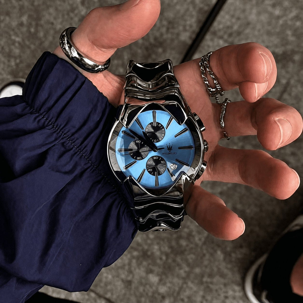 Sculptural Wave-Link Chronograph Watch – 43mm Integrated Steel Bracelet