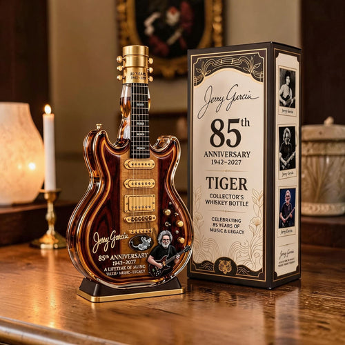 🎸 Vintage Guitar Whiskey Decanter – Classic Music Collector Bottle & Home Bar Display