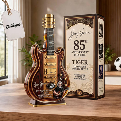 🎸 Vintage Guitar Whiskey Decanter – Classic Music Collector Bottle & Home Bar Display